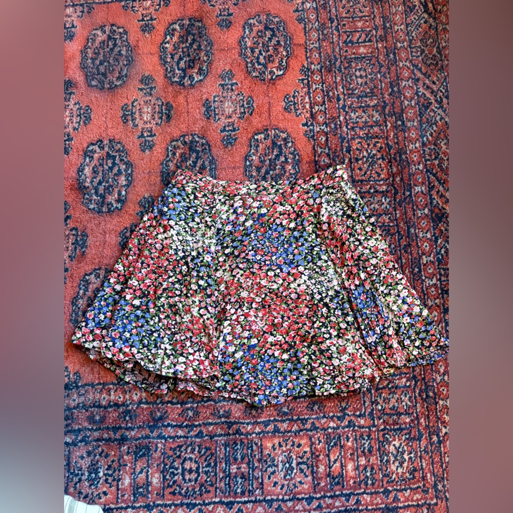 Urban Outfitters Button Down Floral Skirt. Women's XS.